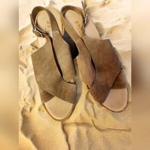 NWOT BAMBOO Italian Leather Suede Wedge Sandals, 7